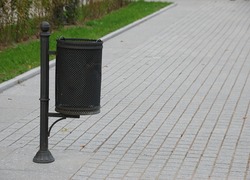 Normal_straat__prullenbak__schoon__netjes